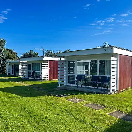 Lovely 4 Berth Chalet At Cedar Springs Park In Heacham, Norfolk Ref 92031Cs Exterior photo